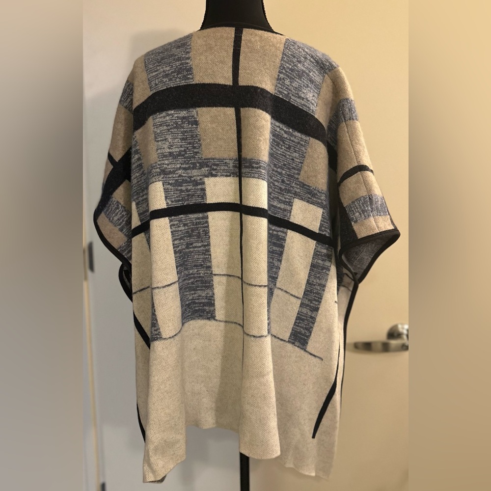 Lafayette 148 New York Open Front Wool Blend Poncho. Size S - Picture 2 of 11